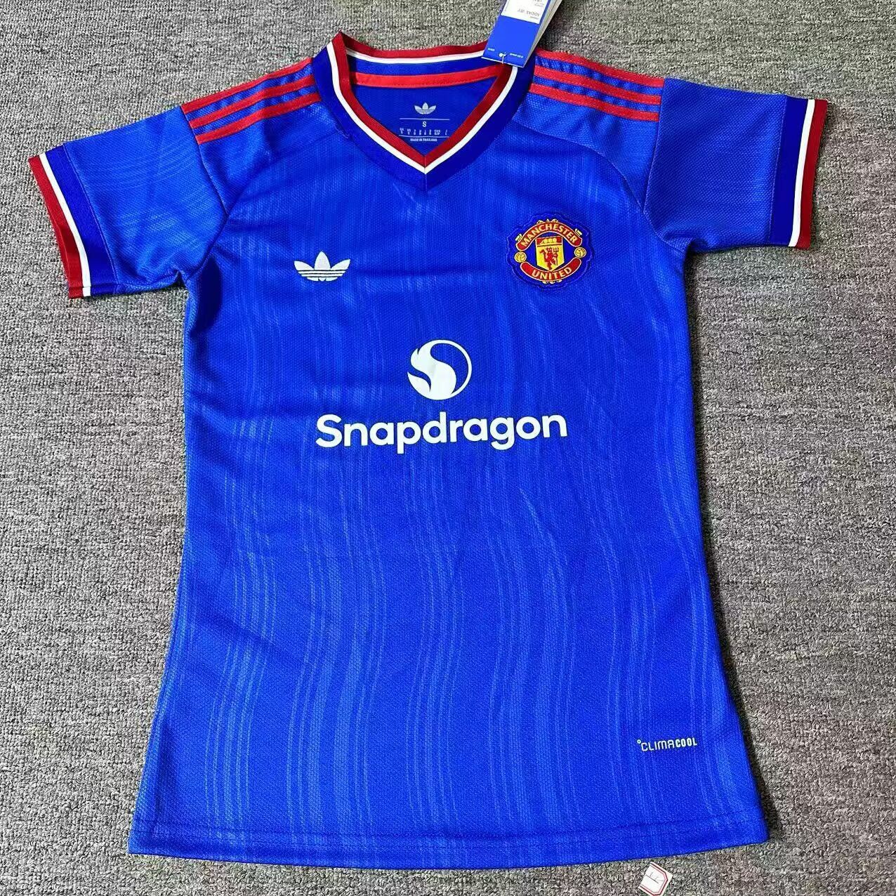 AAA Quality Manchester Utd Woman 26/27 Away Blue Soccer Jersey
